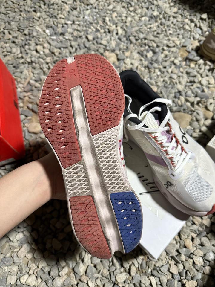 Кроссовки On running