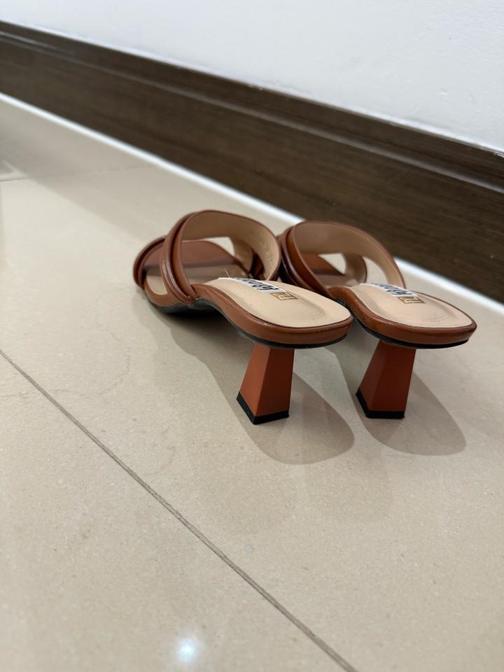 Шлепанцы на каблучке 3 см