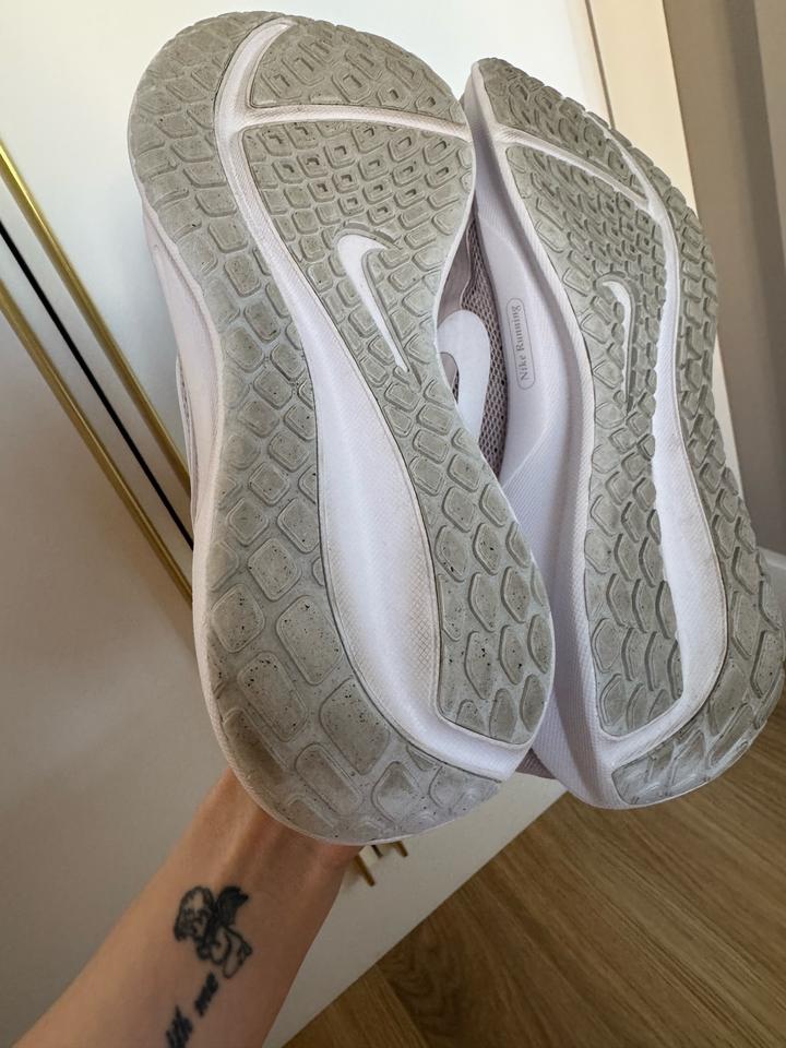 Кроссовки Nike