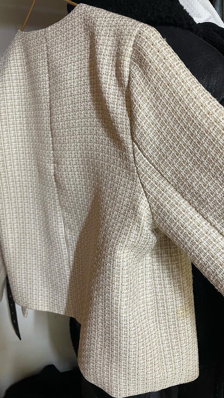 Пиджак бежевый