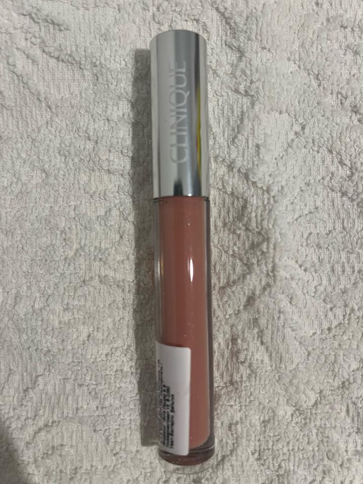 Оттенок 06 Bubblegum Pop из линейки Clinique Pop Plush™ Creamy Lip Gloss.