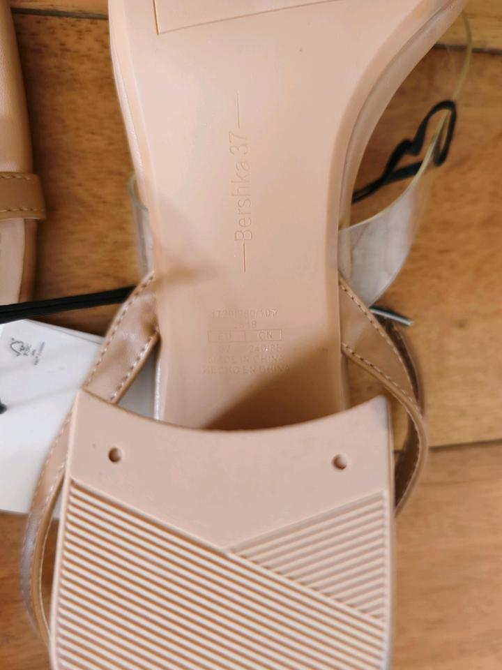 Босоножки Bershka