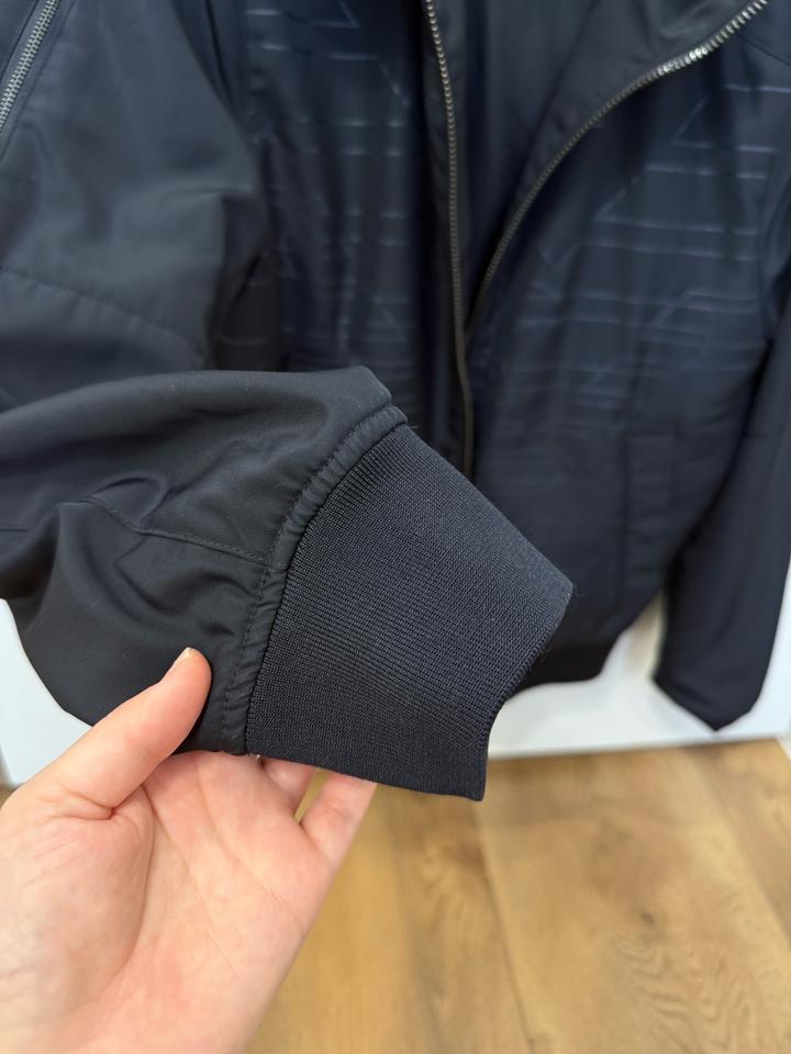 Бомбер Emporio Armani