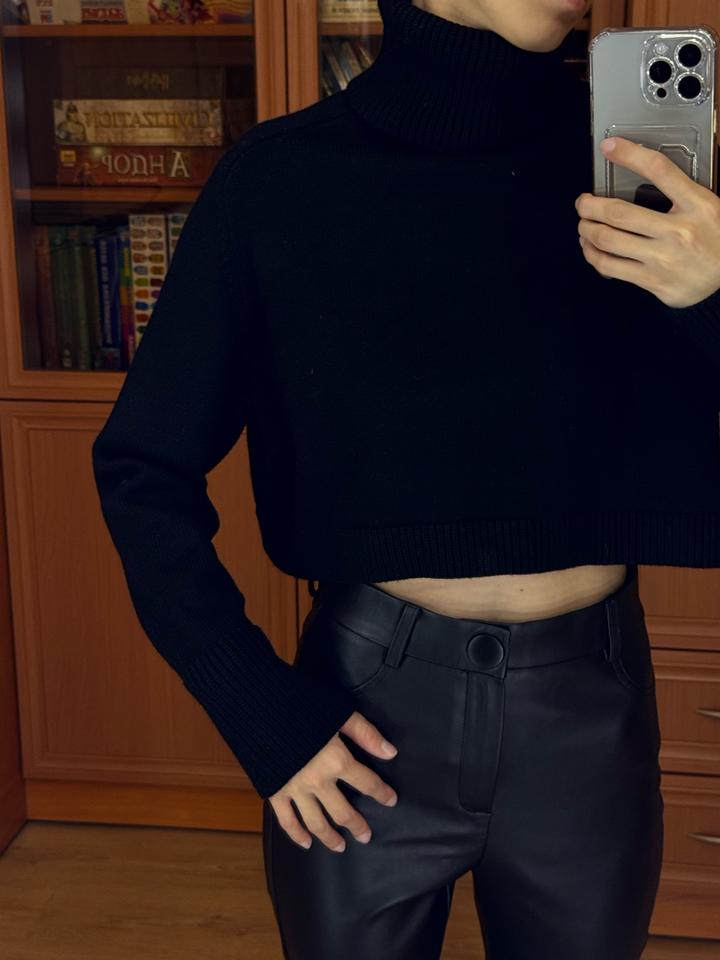 Водолазка от Zara.