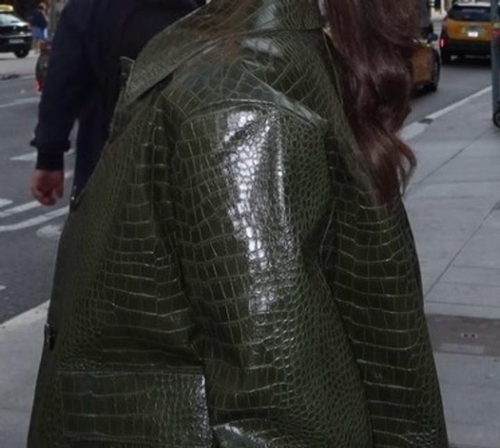 Кожаная куртка от mango