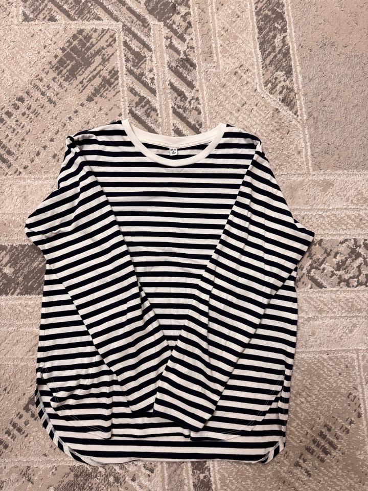 Два лонгслива UNIQLO
