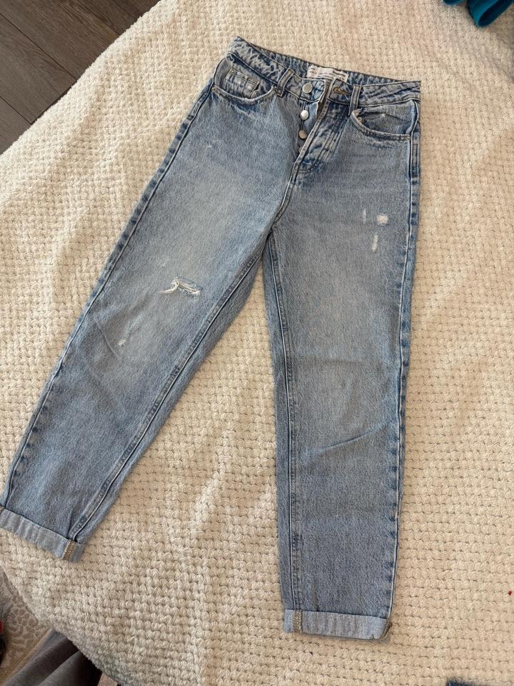 Джинсы Stradivarius