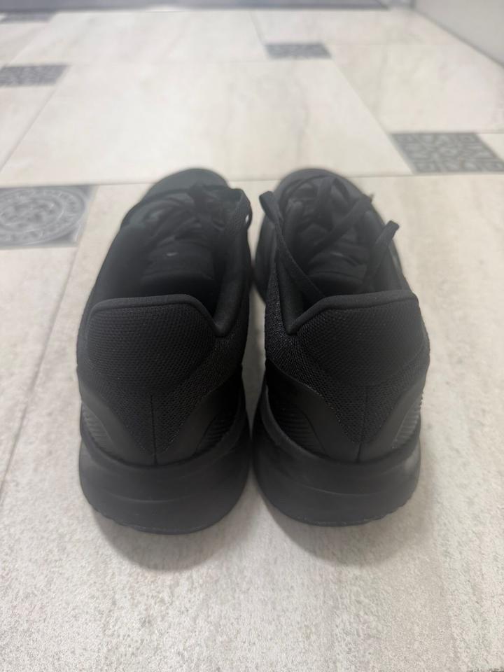 Кроссовки Adidas