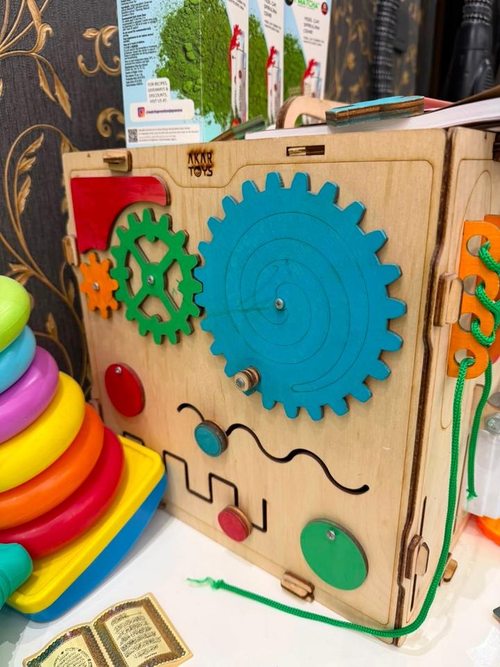 Бизиборд akar toys