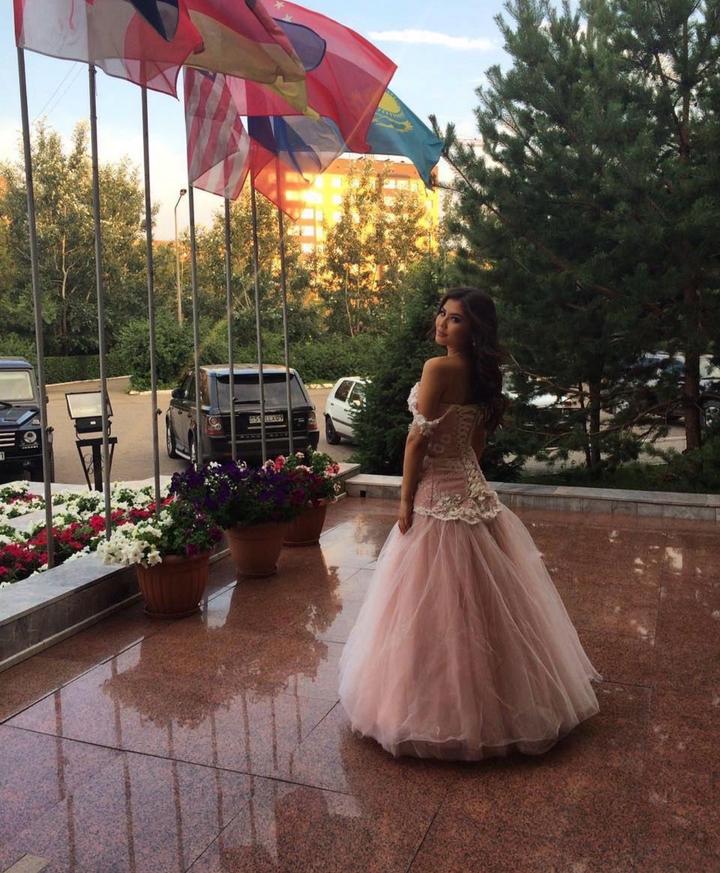 Продам шикарное платье