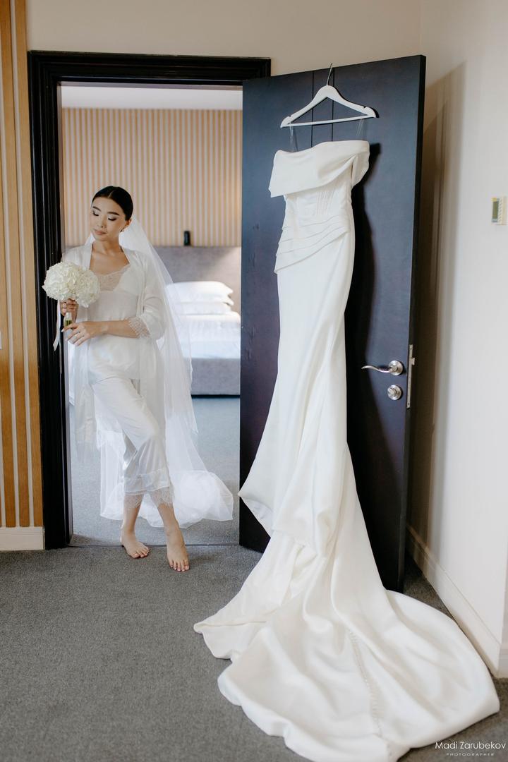 Свадебное платье WHITE SWAN