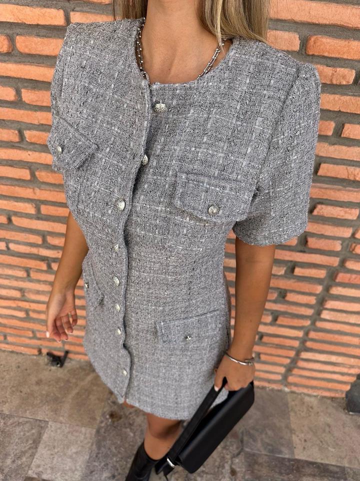 Серое платье в стиле шанель