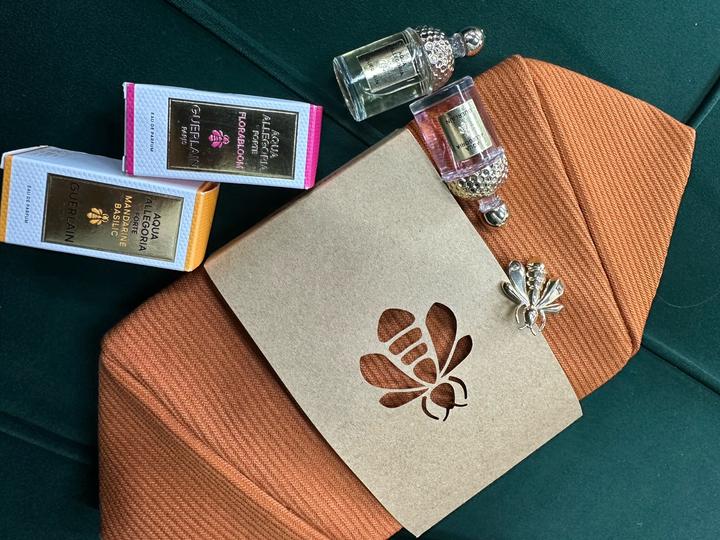 Косметичка и две миниатюрки GUERLAIN