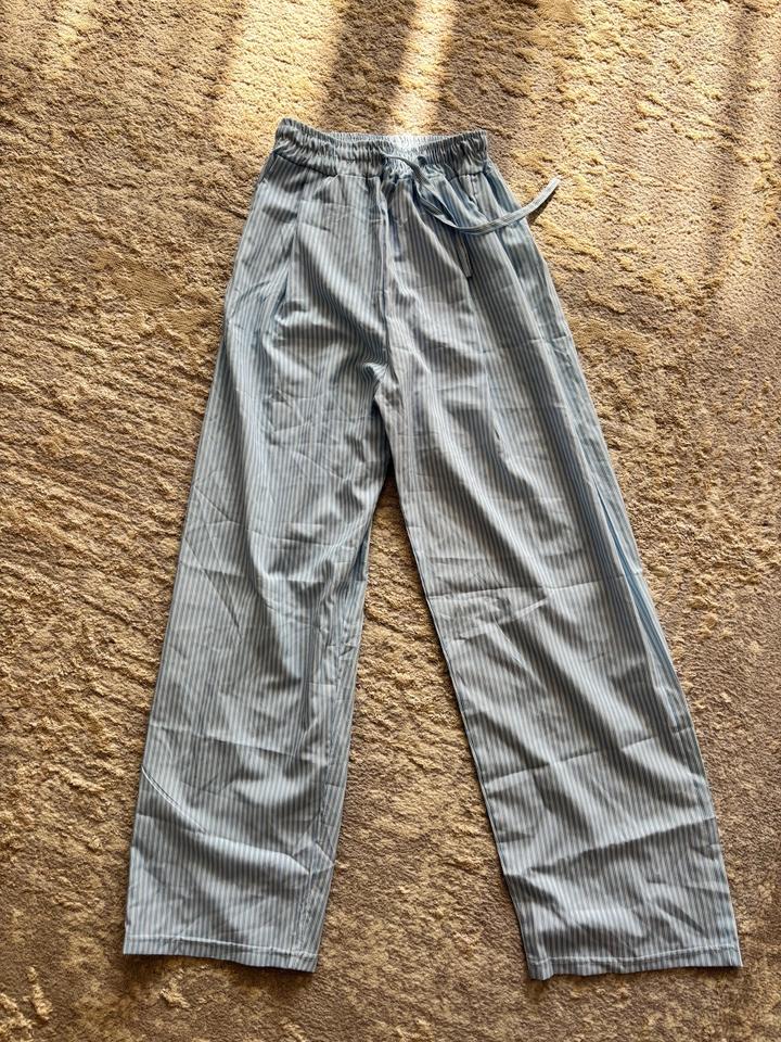 Брюки в пижамном стиле