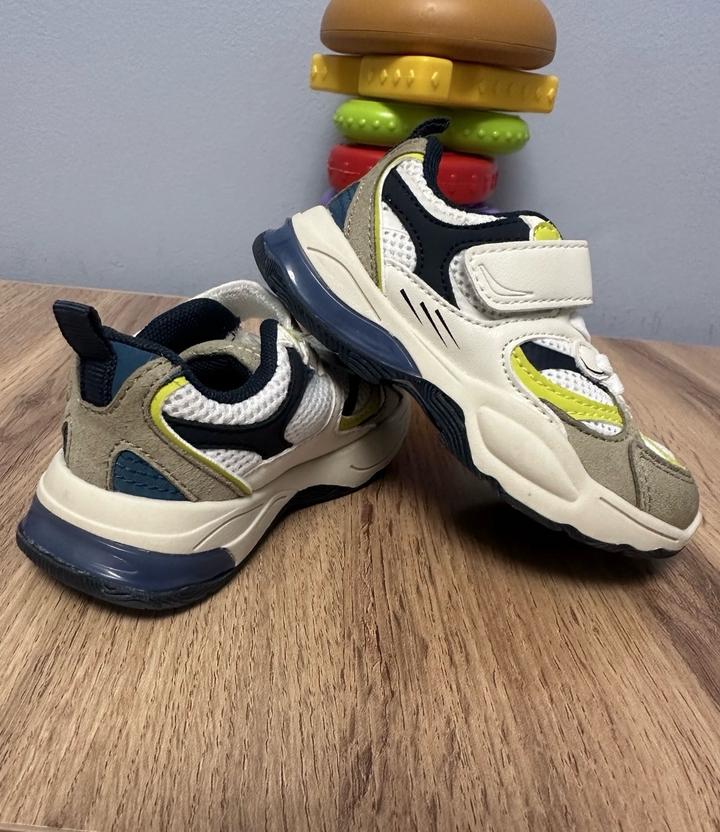 Детские кроссовки Zara