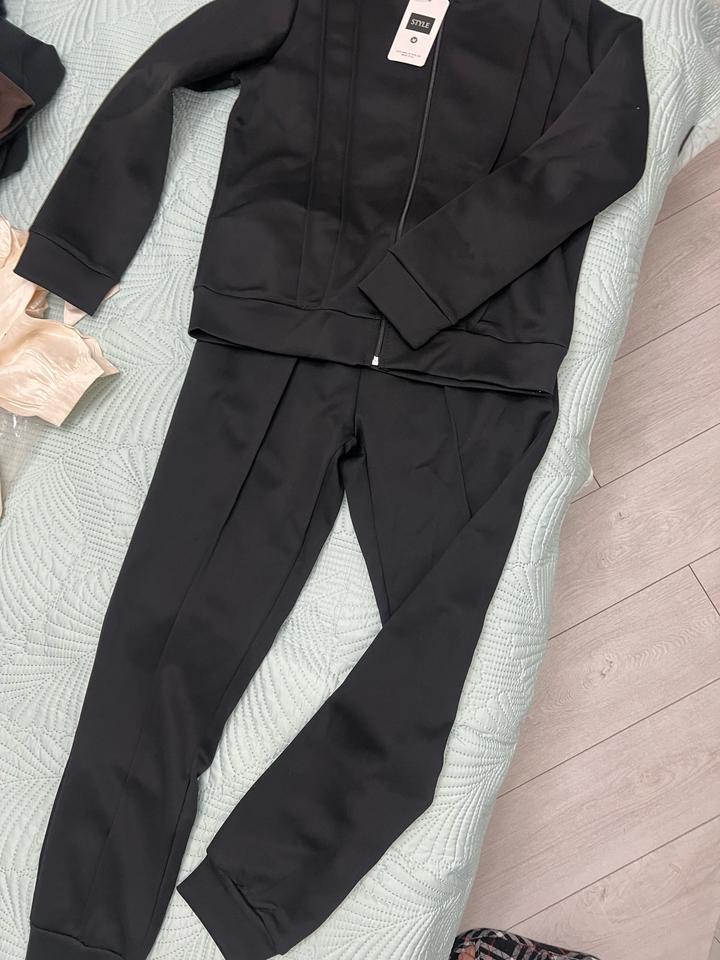 Спортивный костюм