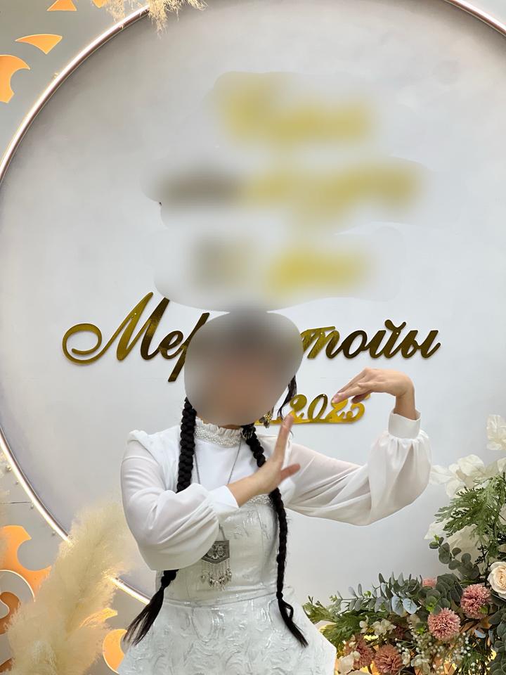 Белое платье в национальном стиле