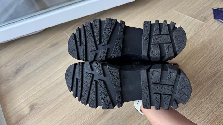 Ботинки кожанные зимние р 37