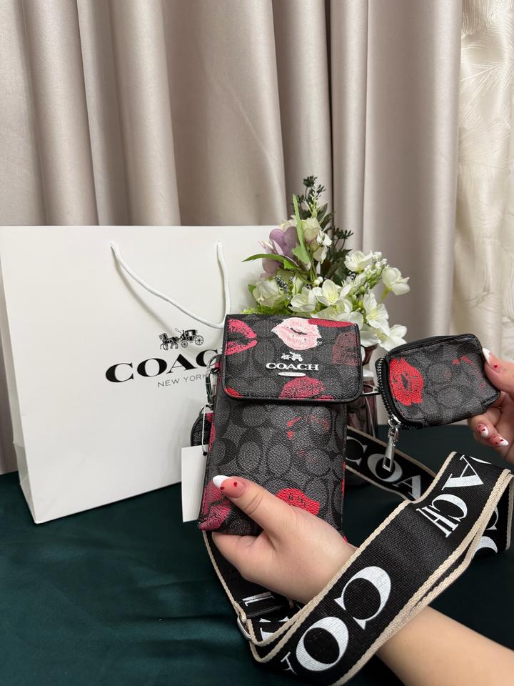Мини сумочки от Coach