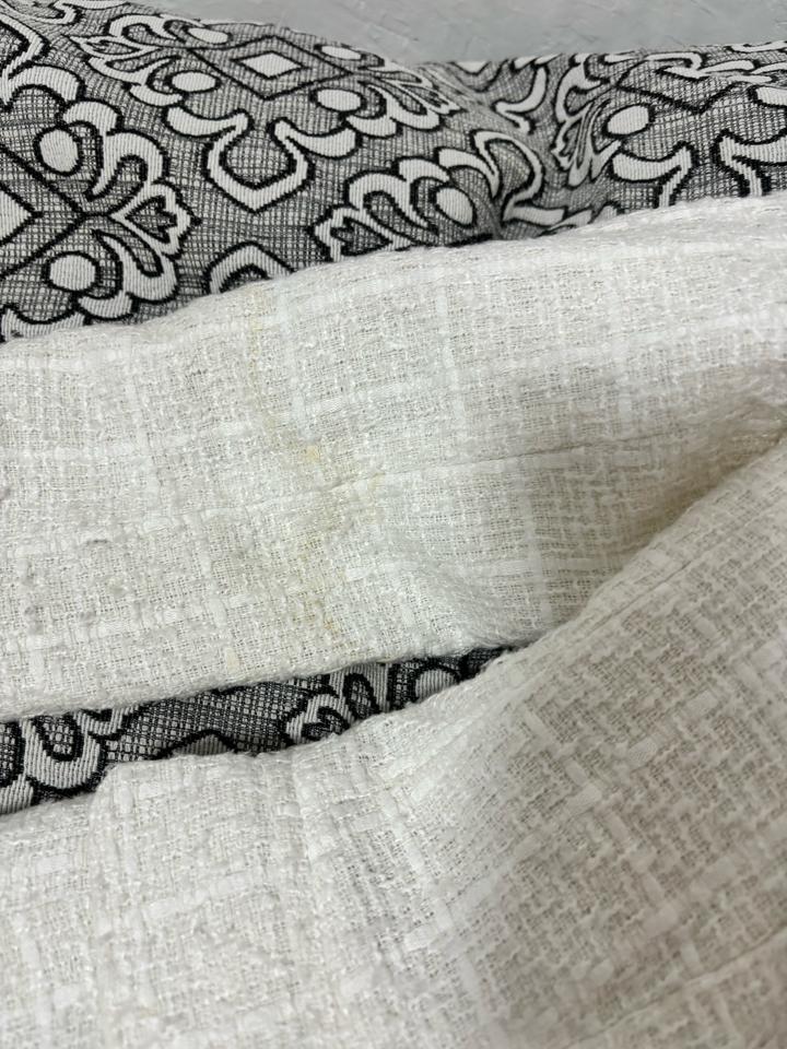 Белый твидовый пиджак