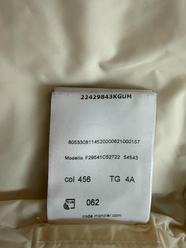 Детский пуховик Moncler Enfant