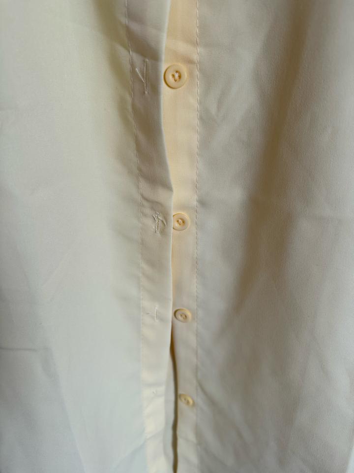 желтая рубашка