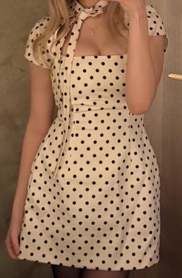 Белое платье в горошек от Zara