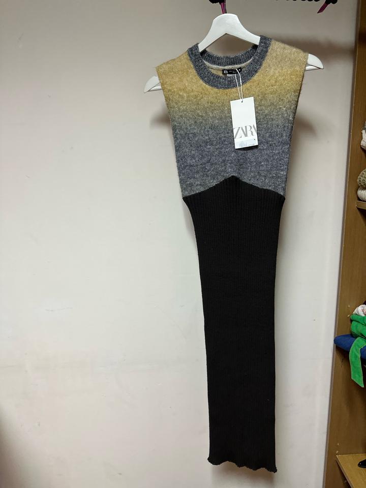 Трикотажное платье Zara