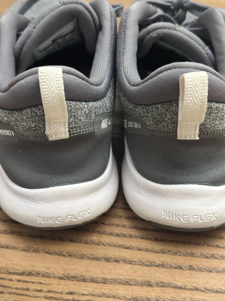 Кроссовки Nike