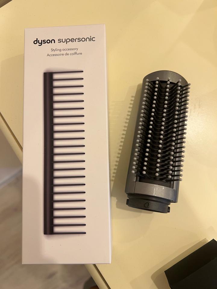 Гребень от Dyson в подарок насадка