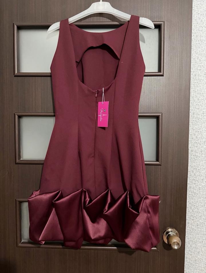 Стильное и эффектное боровое платье