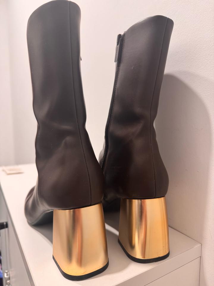 Ботильоны Charles & Keith