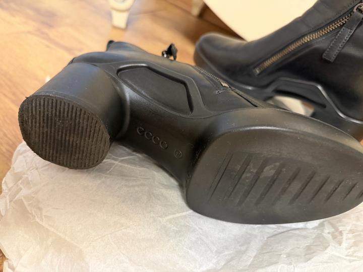 Женские полусапожки ECCO Shape Sculpted Motion 55