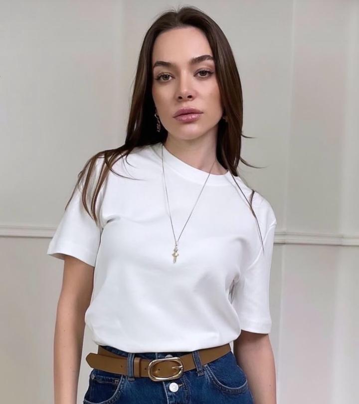 Продам белую футбрлку от Massimo DUTTI