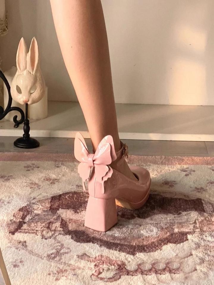 Розовые туфли