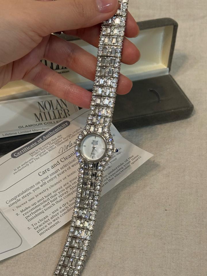 Винтажные часы Nolan Miller с кристаллами