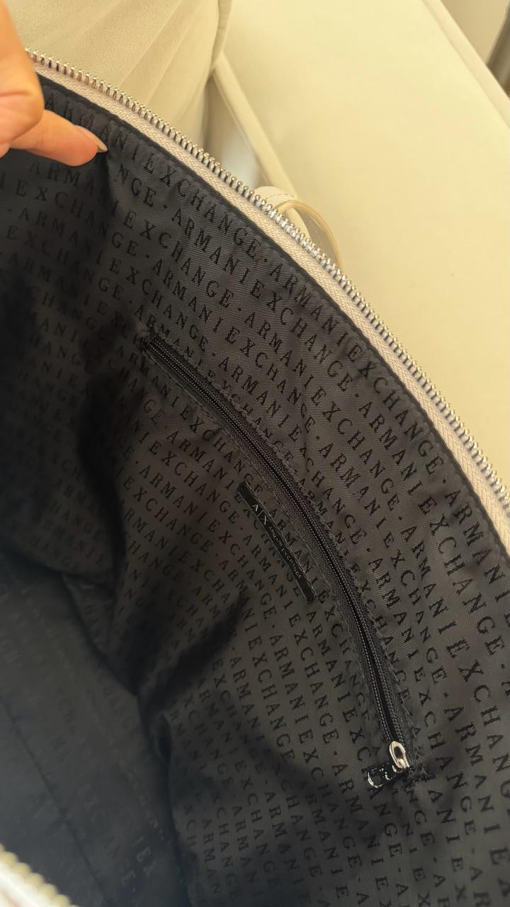 Розовая сумка Armani Exchange