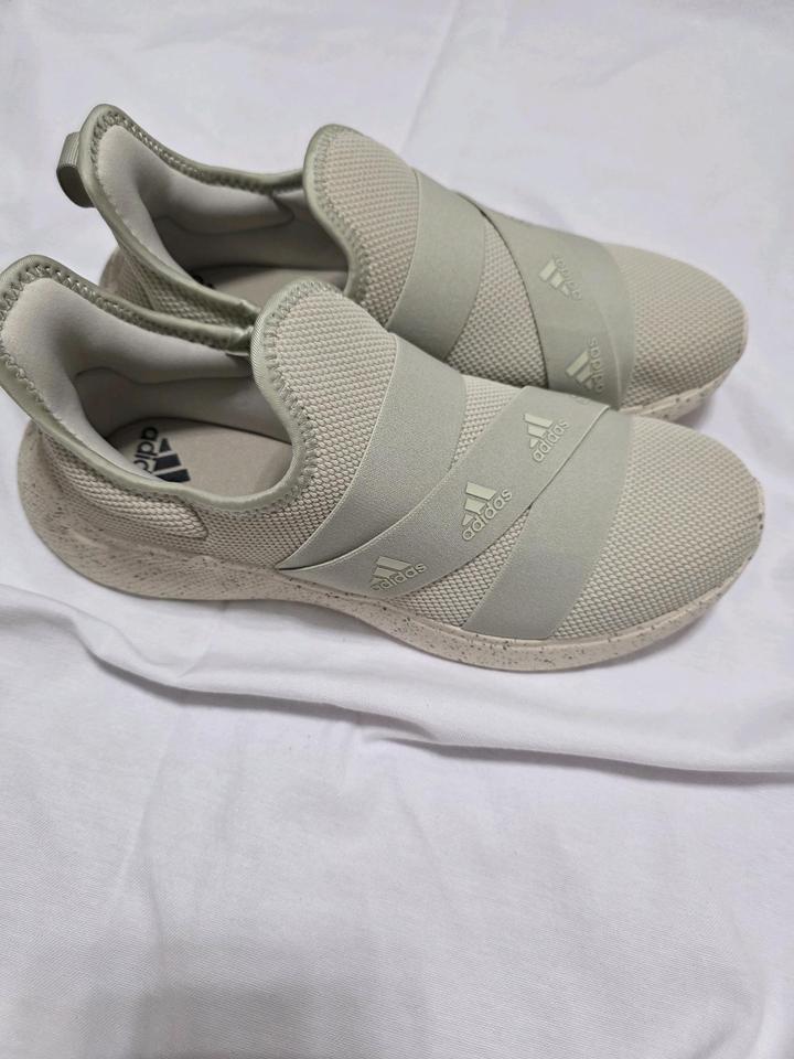 Женские кроссовки Adidas
