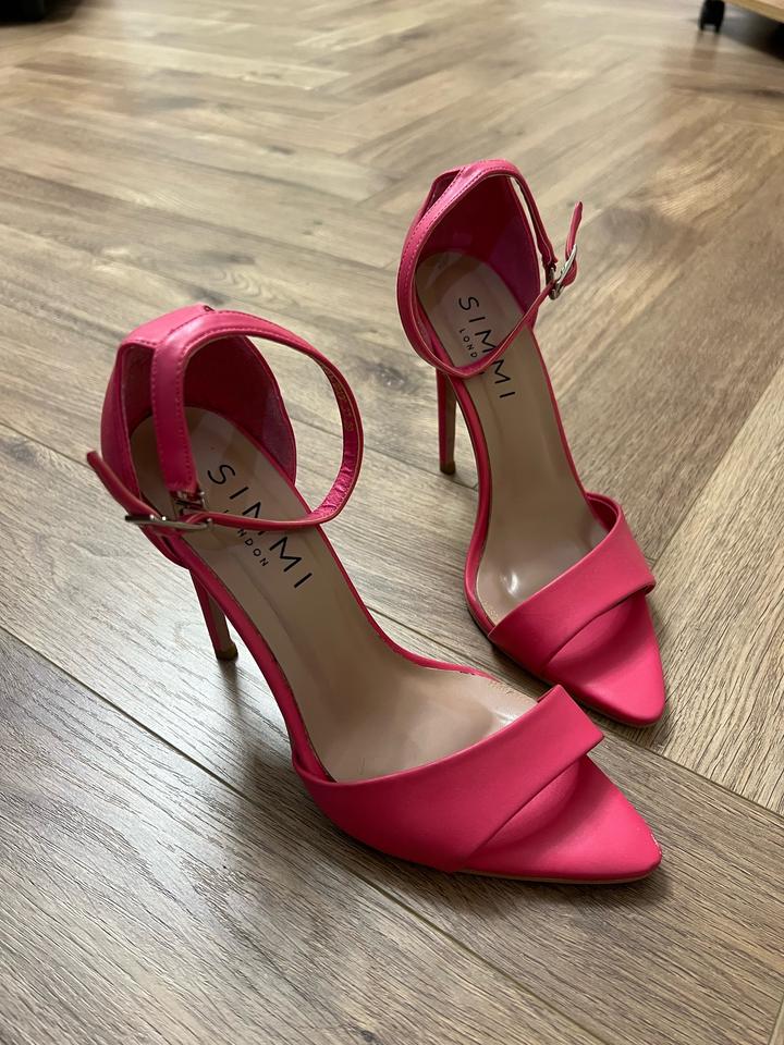 Босоножки фуксия