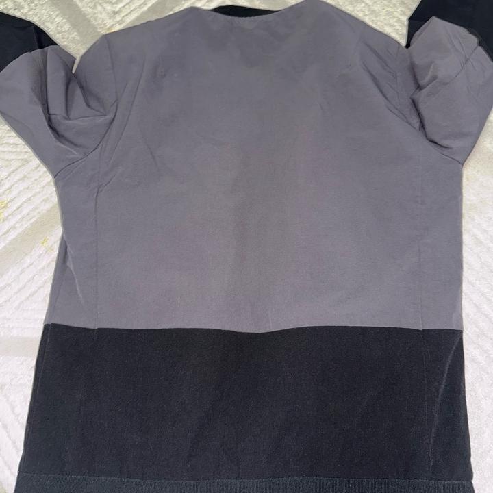 легкая курточка Armani