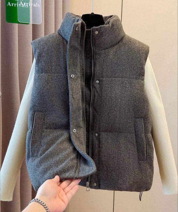 Утепленная жилетка графит