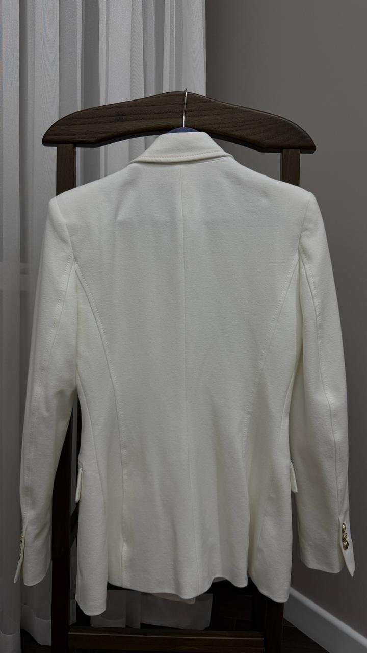 Белый пиджак Zara оригинал новый размер XS