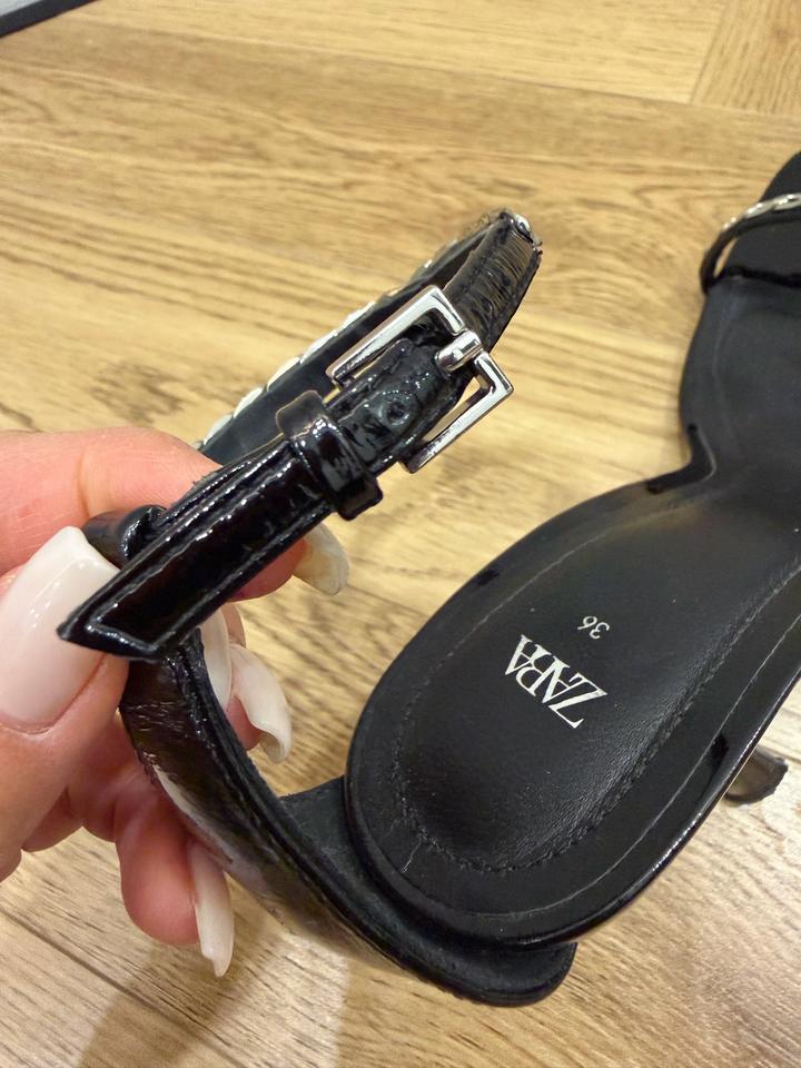 Босоножки Zara