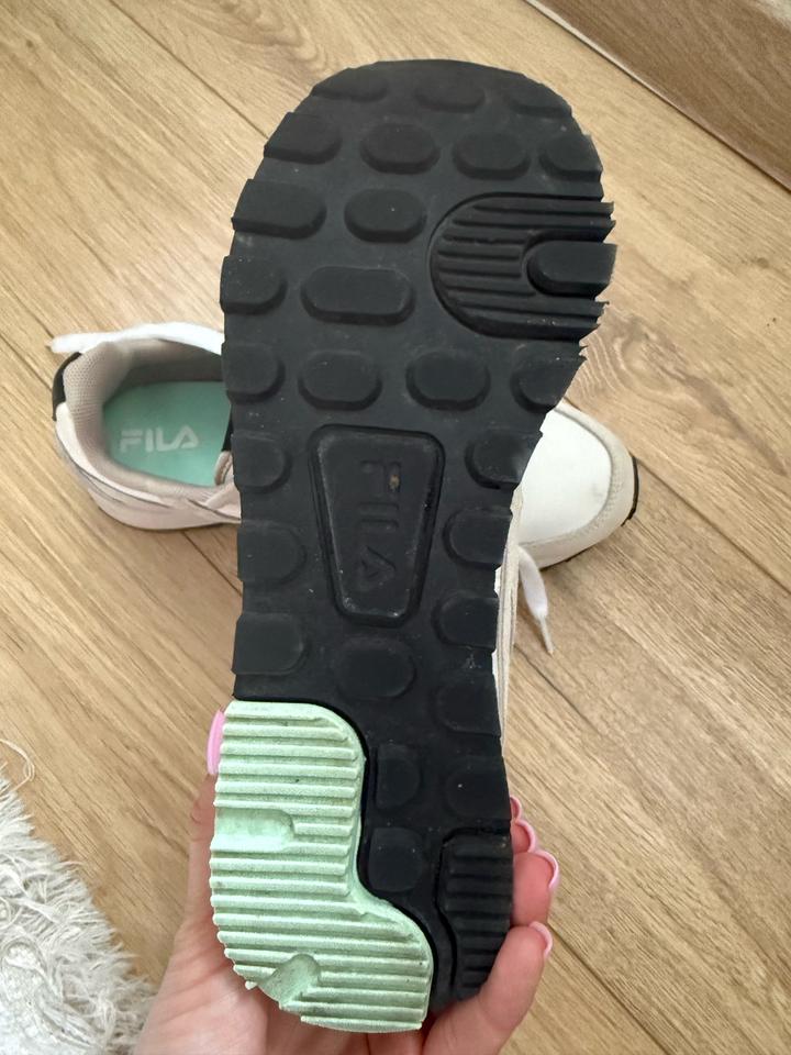 Кроссовки FILA 36,5-37 оригинал
