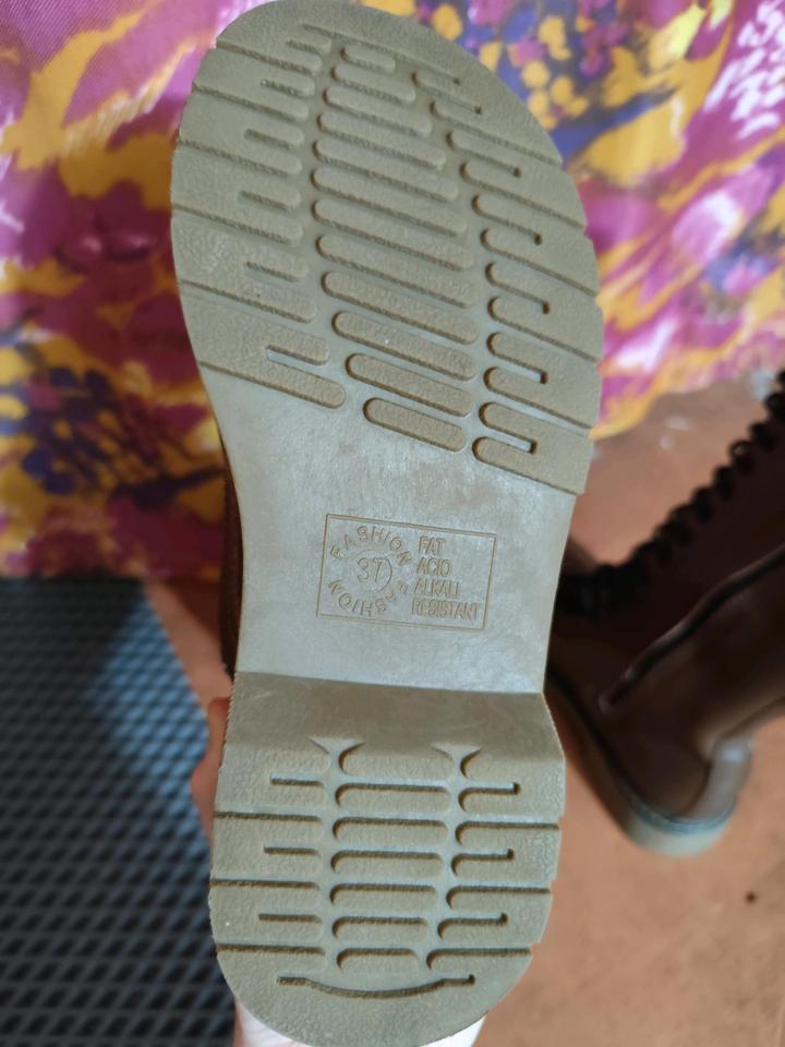 Женские сапоги из натуральной кожи 37