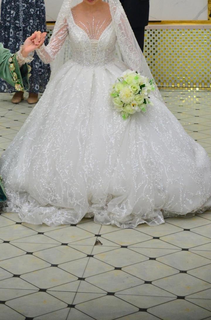 Свадебное платье