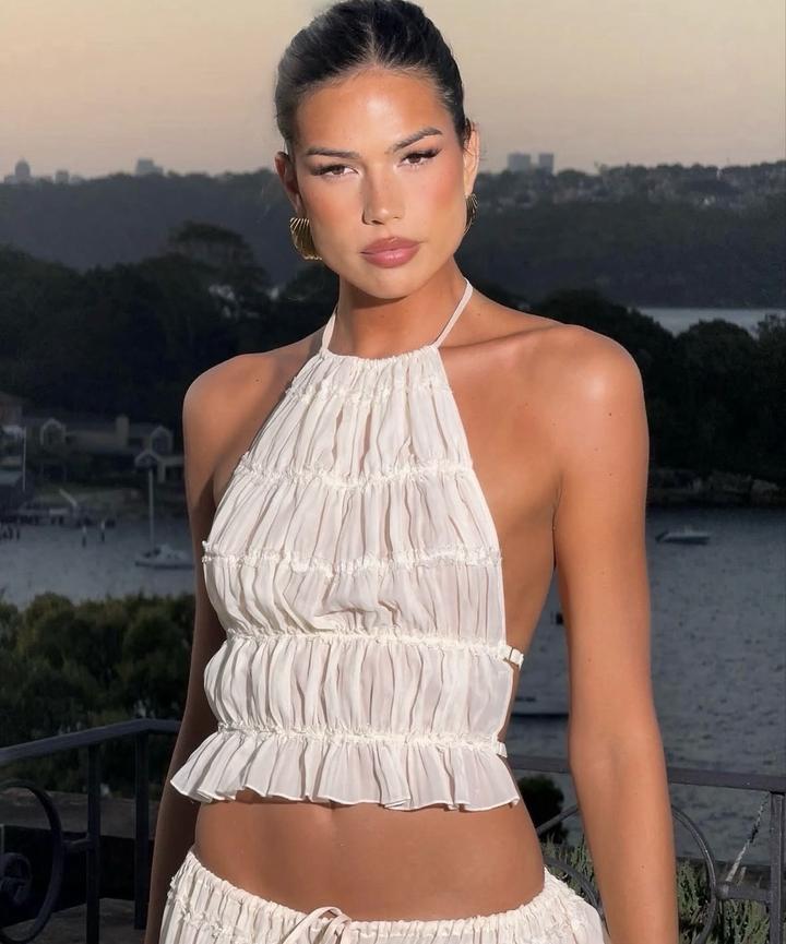 Платье белое трендовое