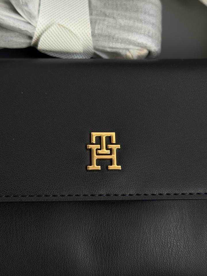 Кроссбоди сумка Tommy Hilfiger