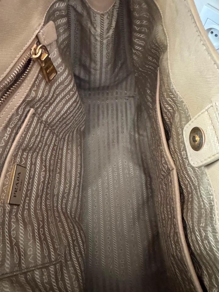 Продам сумку Prada Galleria / Saffiano в бежевом цвете