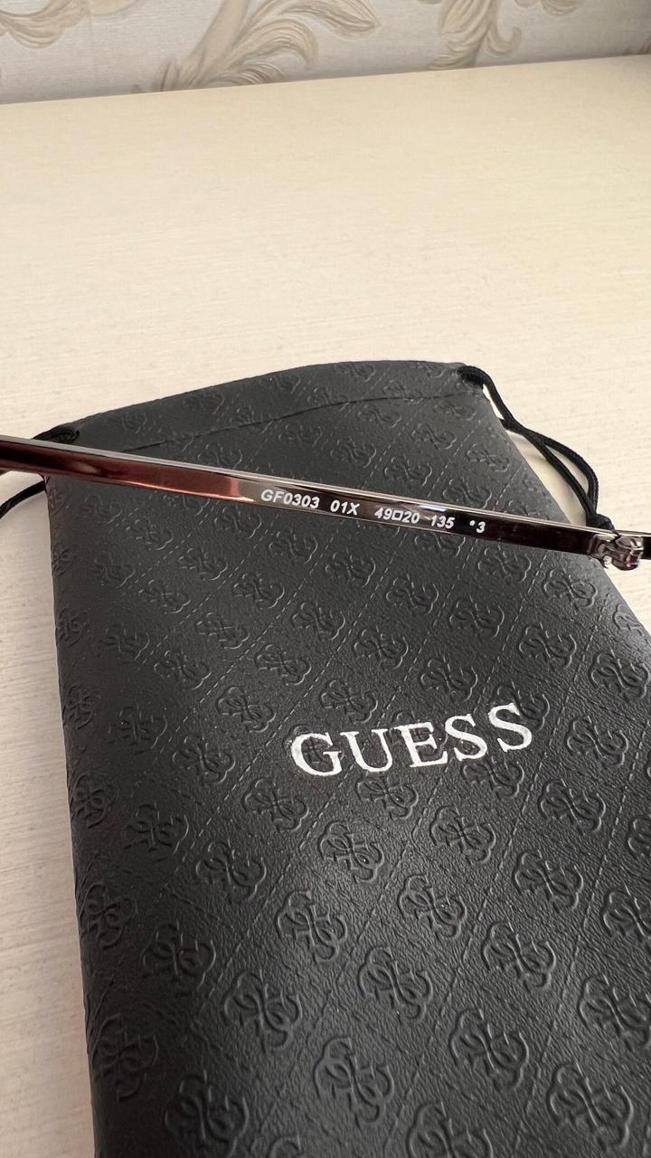 Очки Guess